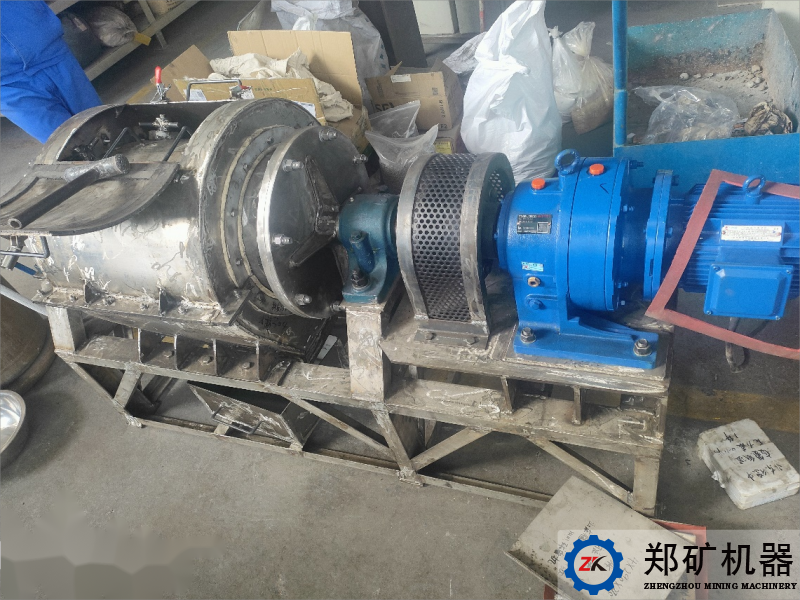 山東φ305×600mm實(shí)驗(yàn)球磨機(jī)項(xiàng)目